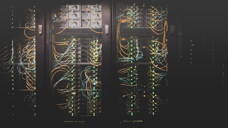 WebSocket vs WebRTC：实时通讯协议选型指南